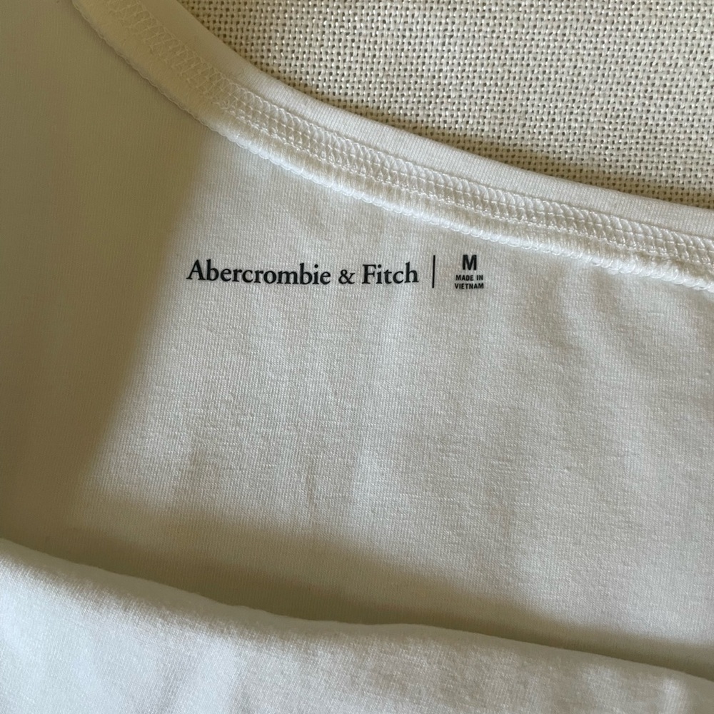 NWT Abercrombie & Fitch White one Shoulder bodysuit - Picture 2 of 3